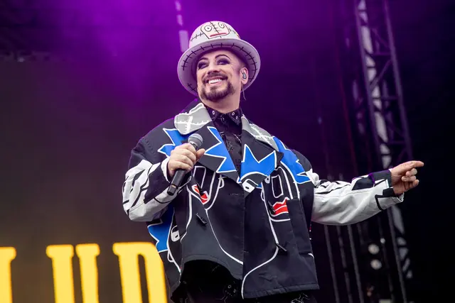 Der britische Popstar Boy George soll beim diesjährigen Eurovision Song Contest (ESC) auftreten.  | Foto: Amy Harris/Invision via AP/dpa