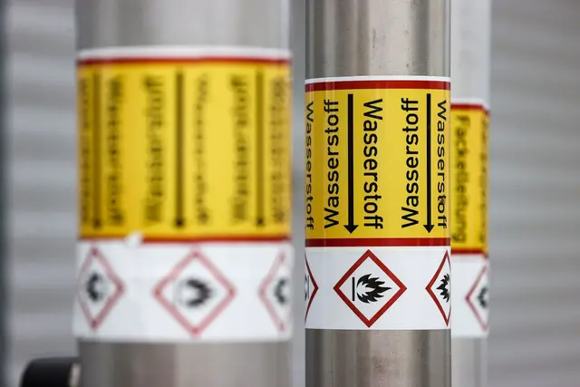 Wasserstoff hat viele mögliche Anwendungsbereiche - nicht überall wird er sich durchsetzen. | Foto: Jan Woitas/dpa (Symbolbild)