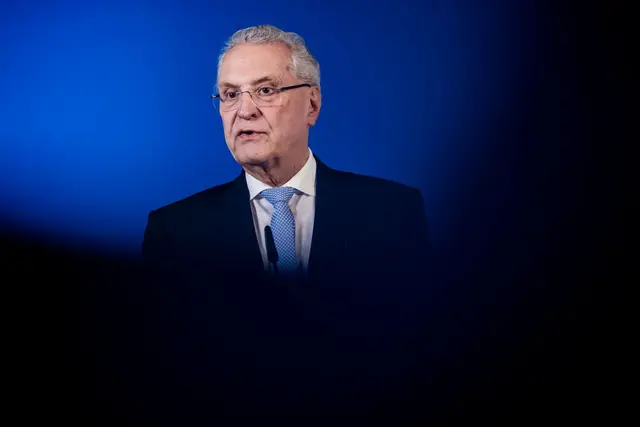 Schwarzfahren entkriminalisieren? Bayerns Innenminister bremst.  | Foto: Christoph Soeder/dpa