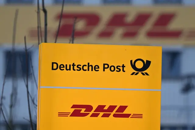 Der Bonner Logistikkonzern heißt inzwischen DHL, im Inland tritt er als Deutsche Post auf. | Foto: Bernd Weißbrod/dpa (Symbolfoto)