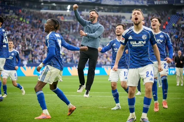 Der FC Schalke 04 ist Tabellenführer und damit der große Aufstiegsfavorit.  | Foto: Bernd Thissen/dpa (Archivild)