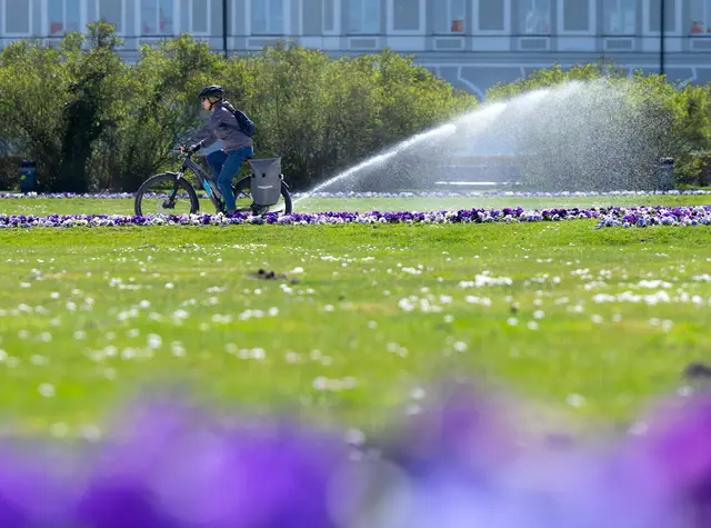 Ein Wettermix aus Sonne, Wolken sagt der Deutsche Wetterdienst für die nächsten Tage voraus.  | Foto: Sven Hoppe/dpa