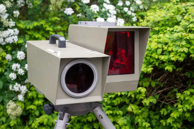 Temposünder sollen am Blitzmarathon in Bayern ausgebremst werden. (Archivbild) | Foto: Pia Bayer/dpa