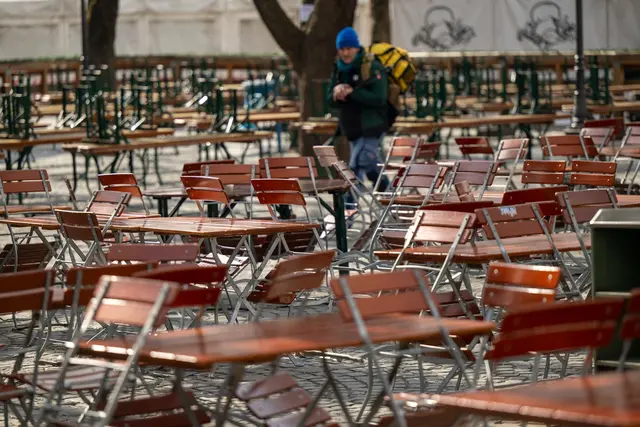 Das Biergartenwetter lässt in diesen Tagen auf sich warten. | Foto: Peter Kneffel/dpa