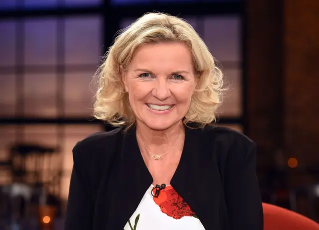 Schriftstellerin Hera Lind spricht über ihre Rolle als Mutter.  | Foto: Henning Kaiser/dpa (Archivbild)