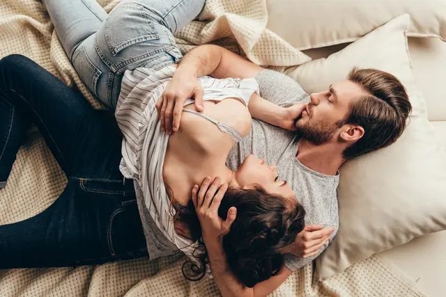 Gehören Liebesbeziehungen zwischen echten Menschen bald der Vergangenheit an? | Foto: LIGHTFIELD STUDIOS-stock.adobe.com (Symbolbild)