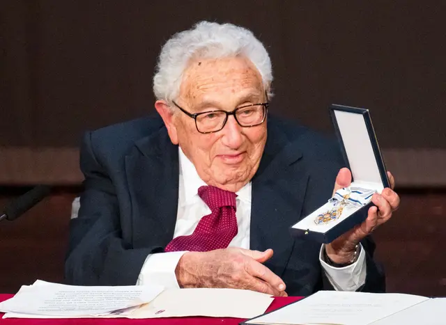 Seinen 100. Geburtstag feierte Henry Kissinger in seiner Geburtsstadt Fürth - nun soll hier eine neue Stiftung zu seinen Ehren entstehen. (Archivbild) | Foto: Daniel Vogl/dpa