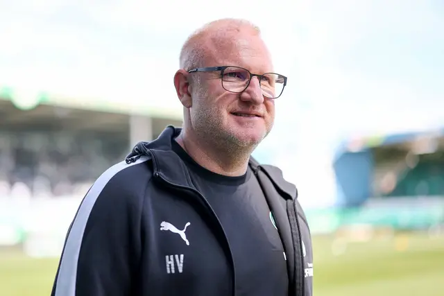 Die Fürther und Trainer Heiko Vogel freuen sich auf das Frankenderby. (Archivbild) | Foto: Daniel Löb/dpa