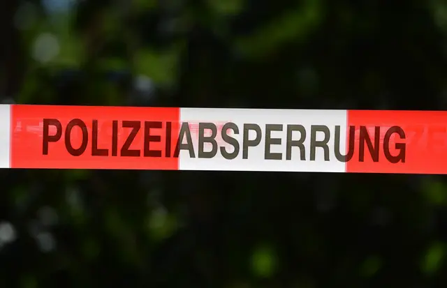 Mord und Totschlag kommen in True-Crime-Formaten überproportional häufig vor - anders als in der Realität. (Illustration) | Foto: Hendrik Schmidt/dpa