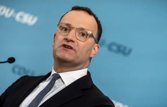 Spahn will einen gemeinsamen Vorschlag mit dem Koalitionspartner für die Reform der Einkommensteuer. (Archivfoto) | Foto: Michael Kappeler/dpa