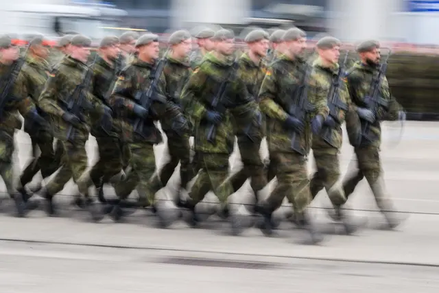 Die Bundeswehr erweitert Musterungszentren. (Symbolbild) | Foto: Julian Stratenschulte/dpa
