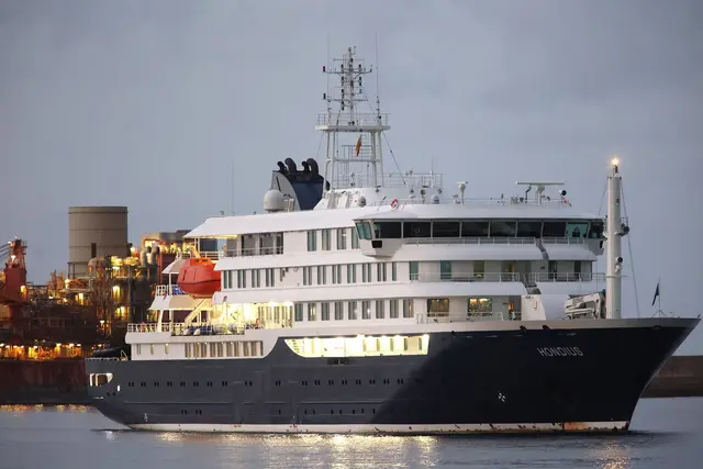 Die «Hondius» erreichte am Sonntag den Hafen von Granadilla im Süden Teneriffas.
 | Foto: Ubay Rodríguez/EUROPA PRESS/dpa