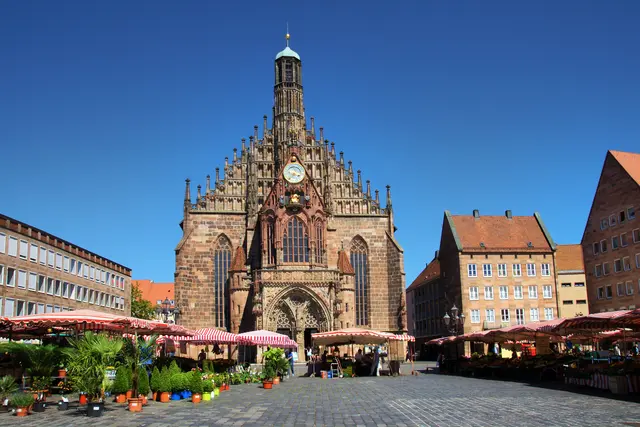 Wochenmarkt am Hautpmarkt.  | Foto:  © Johanna Mühlbauer/stock.adobe.com
