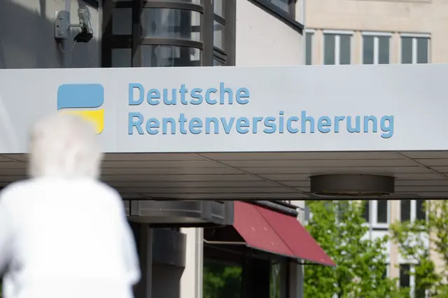 Ein Bild-Bericht über angebliche Vorschläge für eine Anhebung des Renteneintrittsalters auf 70 Jahre löst in Berlin Wirbel aus. (Symbolbild) | Foto: Markus Lenhardt/dpa