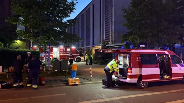 Großbrand in der Wiesenschule in Nürnberg. | Foto: Sanitätseinsatzleitung / Nürnberger Hilfsorganisationen