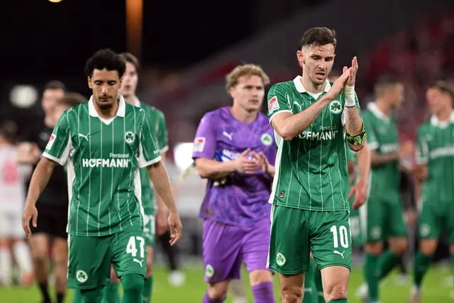 Branimir Hrgota (r) verlässt Fürth nach der Saison. | Foto: Federico Gambarini/dpa