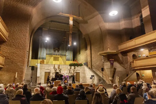 Dreiklang in der Gustav-Adolf-Gedächtniskirche.  | Foto: © Pedro Malinowksi