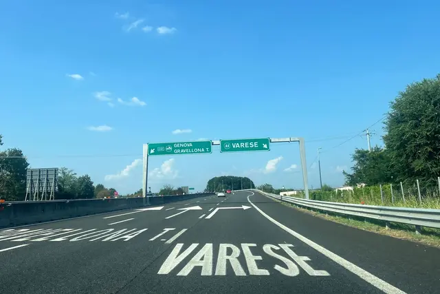 Italien nimmt für sich in Anspruch, die älteste Autobahn der Welt zu besitzen: die Strecke zwischen Mailand und Varese. 

 | Foto: Christoph Sator/dpa