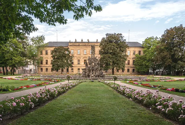 Schlossgarten mit Markgrafenschloss. | Foto: © ETM / Daniel Böhm