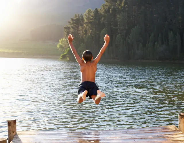 Die meisten Todesfälle habe es an Seen und Flüssen gegeben. Von Kindern bis hin zu Senioren.

 | Foto:  © Monkey Business/stock.adobe.com