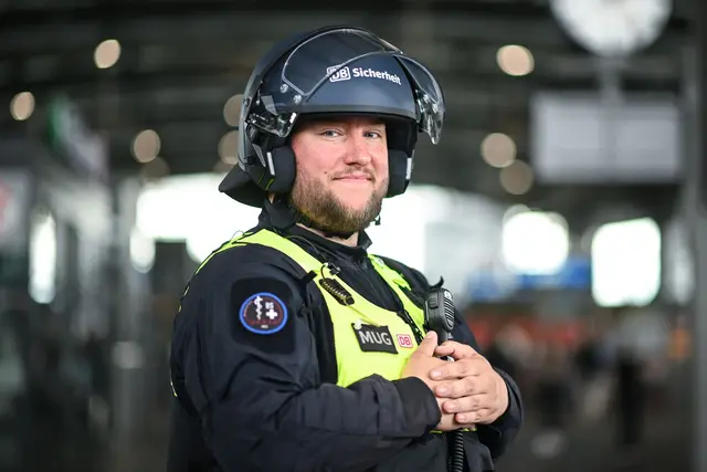 Einer der beiden Initiatoren schildert seinen Arbeitsalltag.
 | Foto: Britta Pedersen/dpa