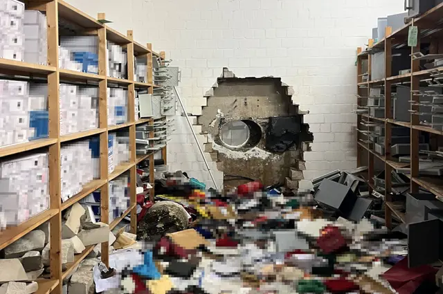Der Tresorraum der Filiale war seinerzeit völlig verwüstet. | Foto: -/Polizei Gelsenkirchen/dpa (Handoutbild)
