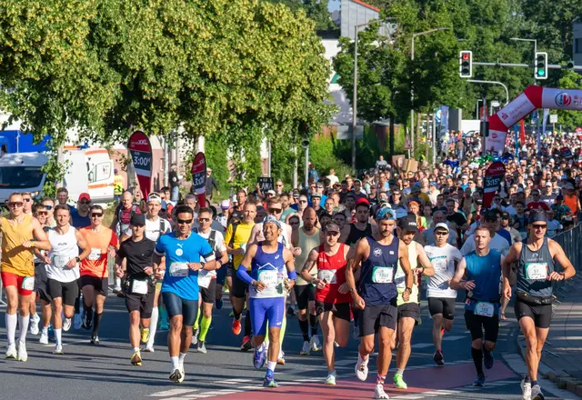 Bestmarken  beim Sparkassen Metropolmarathon:
11.500 Teilnehmer feierten ein großes Lauffest in Fürth und Nürnberg. | Foto: Sparkassen Metropolmarathon