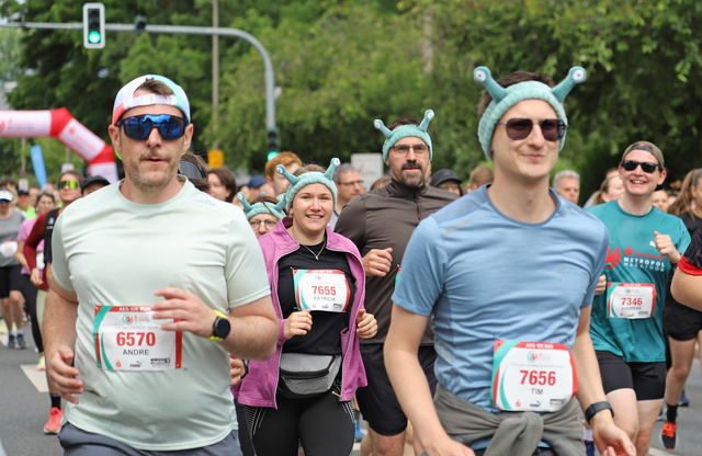 Bestmarken  beim Sparkassen Metropolmarathon:
11.500 Teilnehmer feierten ein großes Lauffest in Fürth und Nürnberg. | Foto: Sparkassen Metropolmarathon
