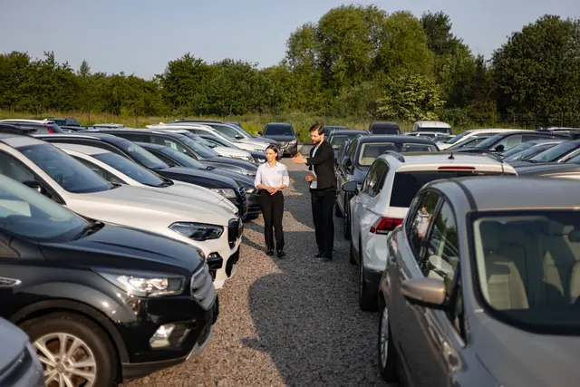 Aufgrund des hohen Verwaltungsaufwands erfassen aktuell die Zulassungsbehörden lediglich den Fahrzeughalter in den Registern.  | Foto: © sofiko14/stock.adobe.com
