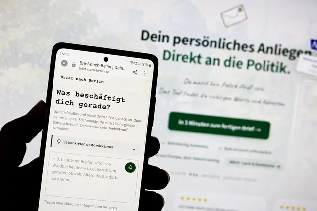 Das Portal soll helfen, sich an Politiker zu wenden. | Foto: Moritz Frankenberg/dpa