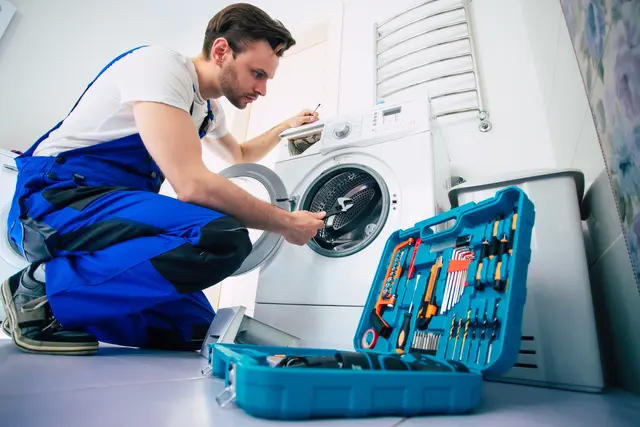 Eine defekte Waschmaschine fällt unter die neue Regel. | Foto: My Ocean studio-stock.adobe.com (Symbolbild)
