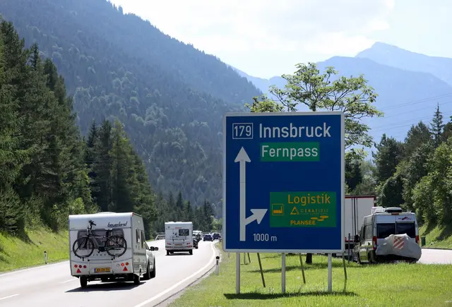 Für zwei Stunden bleibt der Fernpass am 27. Juni wegen einer Demo gesperrt. | Foto: Karl-Josef Hildenbrand/dpa