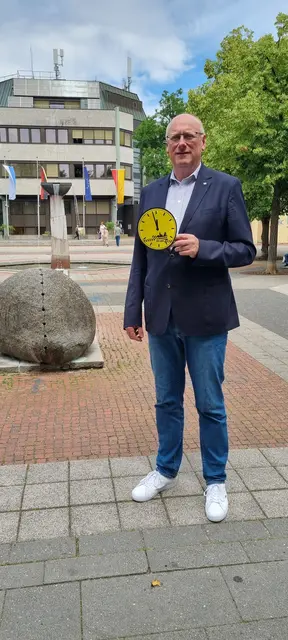 Oberasbachs Erster Bürgermeister Thomas Diebenbusch macht wie seine Amtskollegen in anderen Städten und Gemeinden auf die angespannte Finanzlage aufmerksam. | Foto: Stadt Oberasbach