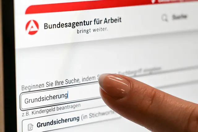Aus dem Bürgergeld wird die Grundsicherung. 
 | Foto: Jens Kalaene/dpa (Symbolbild)