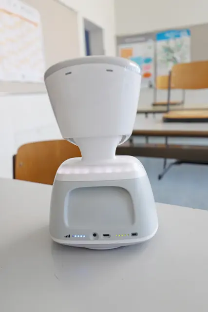 So sieht die 360-Grad Kamera aus, die Theresa die Teilnahme an der Klassengemeinschaft ermöglicht. | Foto: Ebersberger / Stadt Fürth