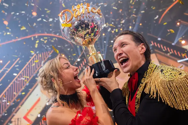 Das Tanz-Format «Let's Dance» feiert bald 20. Staffel - und soll noch weiter ausgebaut werden. Im Bild die Sieger der 2026er Staffel: Profitänzer Evgeny Vinokurov mit Sängerin Anna-Carina Woitschack | Foto: Rolf Vennenbernd/dpa