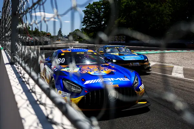 Packendes Duell: Maro Engel (li.) gegen Arjun Maini. | Foto: ADAC Motorsport