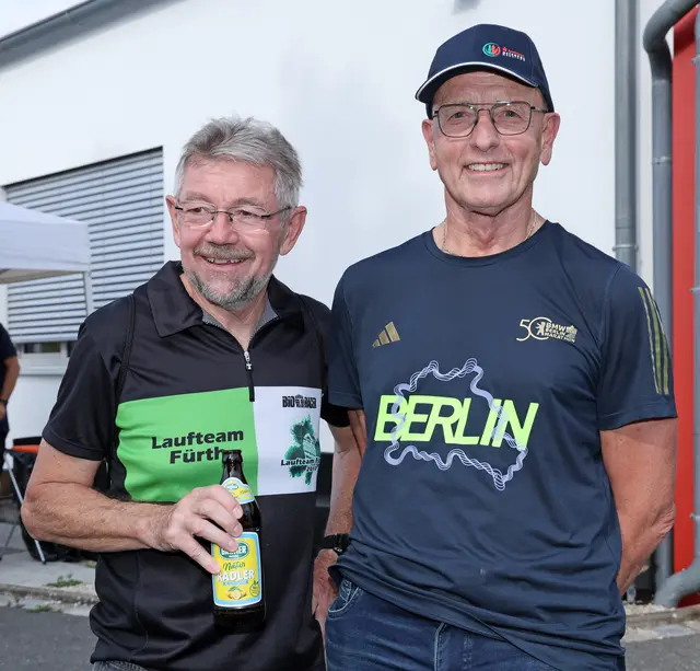 Großes Dankeschön an die zahlreichen Helferinnen und Helfer beim Sparkassen Metropolmarathon. | Foto: Theo Kiefner