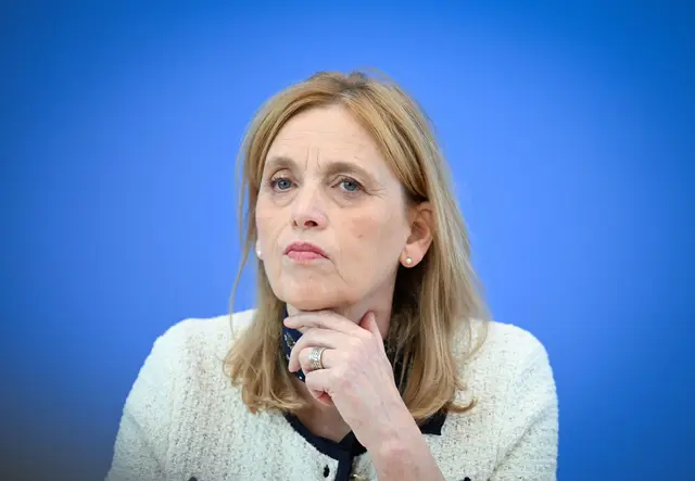 Familienministerin Prien glaubt nicht, dass die CDU ihre Position zur Leihmutterschaft zeitnah aufweicht.  | Foto: Soeren Stache/dpa (Archivbild)