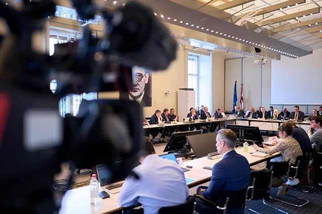 Im Innenausschuss des Berliner Abgeordnetenhauses stand unter anderem Innensenatorin den Abgeordneten Rede und Antwort. | Foto: Michael Ukas/dpa