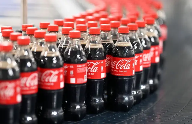 Das Rezept von Coca-Cola wird streng geheim gehalten. | Foto: Uli Deck/dpa