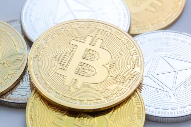 Nach den Plänen von Finanzminister Klingbeil sollen Krypto-Gewinne künftig wie Aktienerlöse besteuert werden.  | Foto: (Symbolbild)Fernando Gutierrez-Juarez/dpa (Symbolbild)