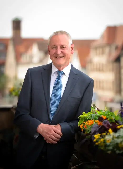 Kann sich sehen lassen:  Fürths OB Thomas Jung zieht Bilanz der ersten 100 Tage seiner fünften Amtszeit.  | Foto: Bildermädchen