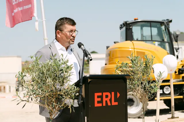  ERL-Vorstand Wolfgang Haider begrüßte die Gäste zum Spatenstich in Zirndorf. | Foto: ERL Immobiliengruppe