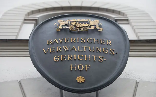 Der Bayerische Verwaltungsgerichtshof befasst sich mit Ladenschlusszeiten an Sonn- und Feiertagen. (Symbolbild) | Foto: Peter Kneffel/dpa