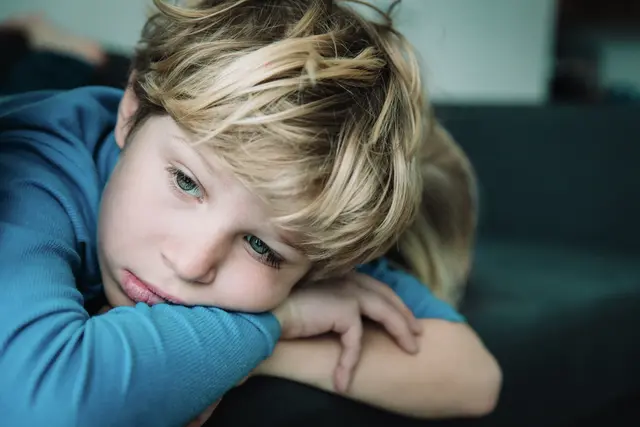 Immer mehr Kinder in Deutschland fühlen sich von ihren Eltern nicht geliebt. | Foto: nadezhda1906-stock.adobe.com (Symbolbild)