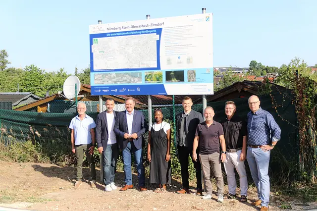 V.l.n.r.: Gerhard Klein Stadt Zirndorf, Marcus Spath 1. Bürgermeister Stadt Zirndorf, Landrat Bernd Obst, Naemi Minartz Landkreis Fürth, Steffen Stark Staatliches Bauamt Nürnberg, Ralf Klein Stadt Zirndorf, Norbert Weber Staatliches Bauamt Nürnberg und Andreas von Dobschütz Staatliches Bauamt Nürnberg. | Foto: Thomas Klein