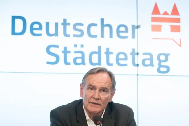 Jung will den Umbau der Pflegeversicherung zu einer Vollversicherung. (Archivbild) | Foto:  Marijan Murat/dpa