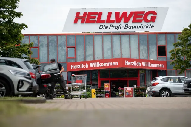 Die Baumarktkette Hellweg und die Tochtergesellschaft BayWa Bau- und Gartenmärkte hatten im Juni Insolvenz in Eigenverwaltung angemeldet. (Archivbild) | Foto: Fabian Strauch/dpa
