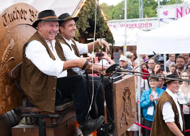 Auftakt zum Jubiläumsvolksfest Nürnberg.  | Foto: Südd. Schaustellerverband